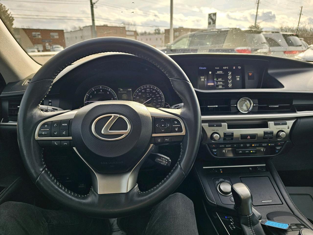 2017 Lexus ES 350 4dr Sdn - Photo #12