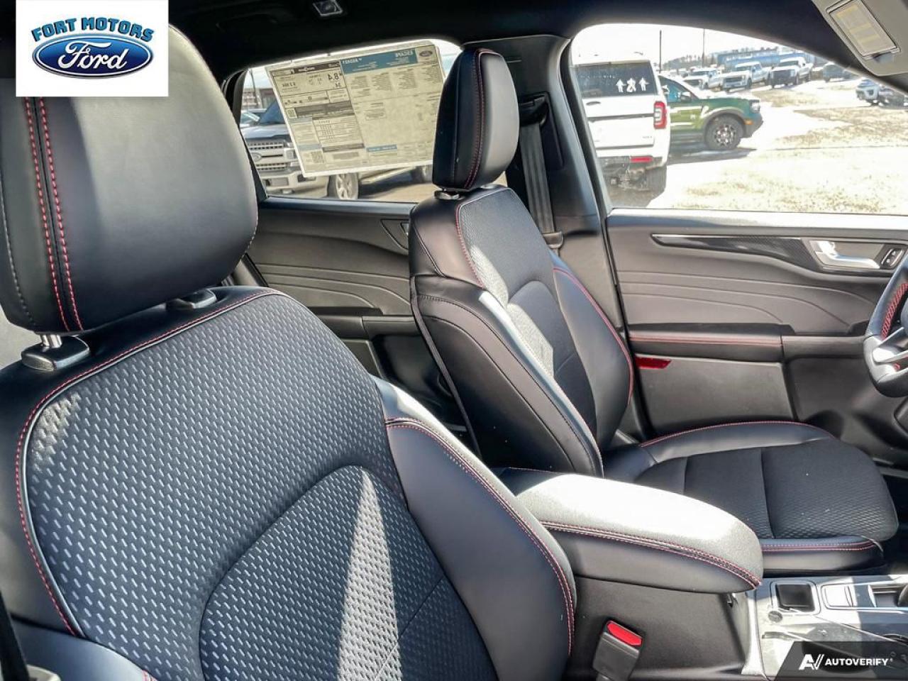 2025 Ford Escape ST-Line Photo5
