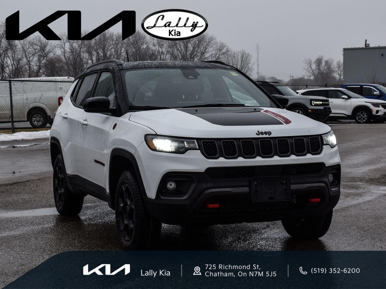 Used 2023 Jeep Compass Trailhawk 4WD | FORMER DAILY RENTAL | DUAL-PANE PANORAMIC SUNROOF | GPS NAVIGATION | HEATED FRONT SEATS | HEATED STEERING WHEEL | POWER LIFTGATE | STEERING WHEEL MOUNTED AUDIO CONTROLS for sale in Chatham, ON