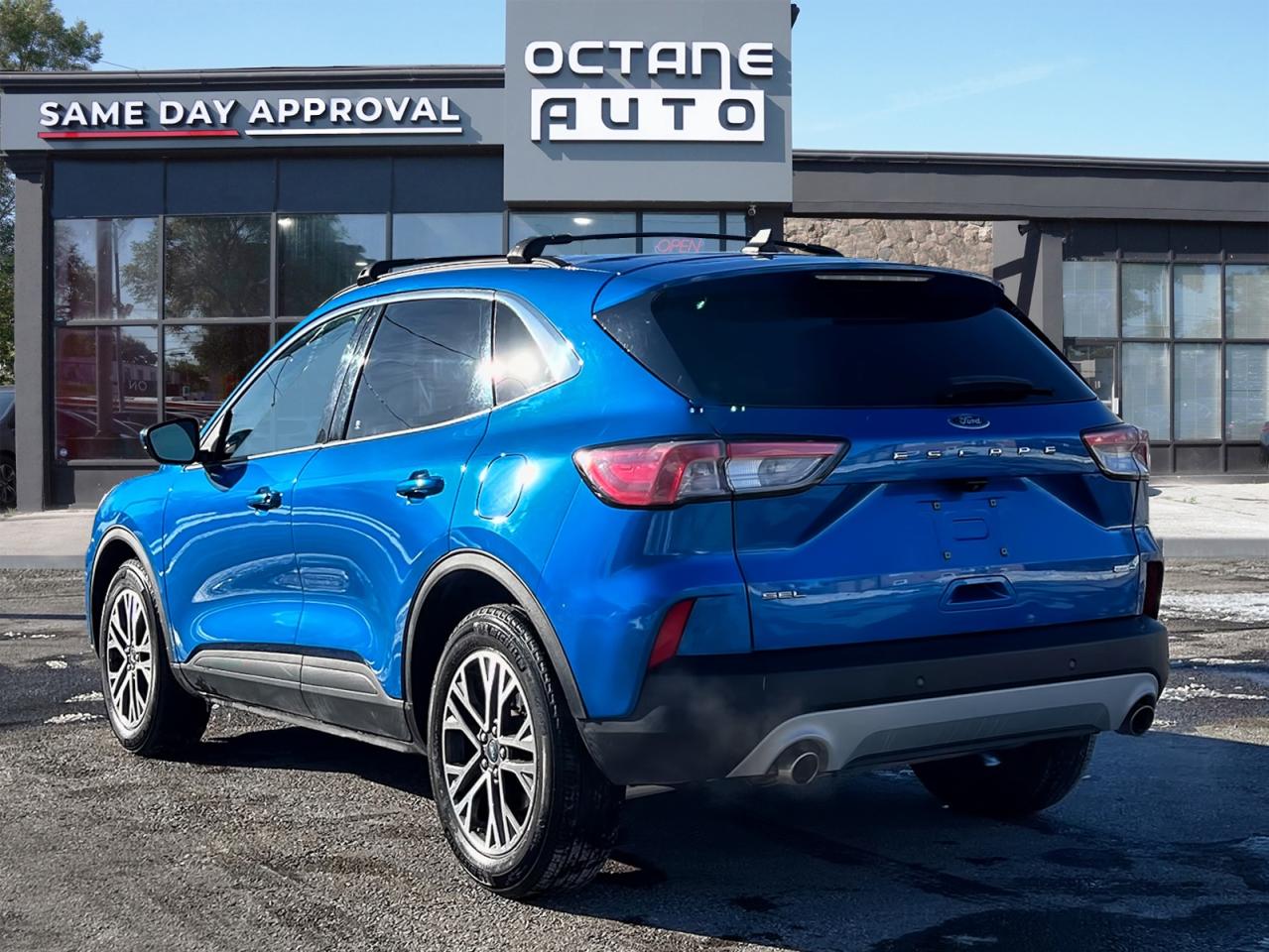 2020 Ford Escape SEL AWD Photo3