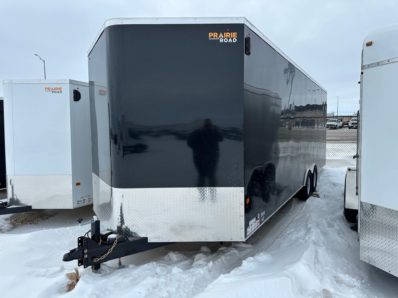 <p><span style=font-size: 13.5pt; font-family: Segoe UI,sans-serif; color: black;>8.5 x 24 Cargo trailer with tandem 5200 lb axles, GVWR 9900 lbs, empty weight 4200 lbs, rear ramp door with dovetail, 24 ATP stone guard, 2-5/16 A-frame coupler with 7K Jack, 90 interior height, 32 man door with bar lock, door, aluminum roof, 1 3.5 wall vent. </span><span style=font-size: 13.5pt; font-family: Segoe UI,sans-serif;>Stock# HH5292. For more info call Wilfs Elie Ford toll free 877-360-3673. Dealer# 0521.</span></p>