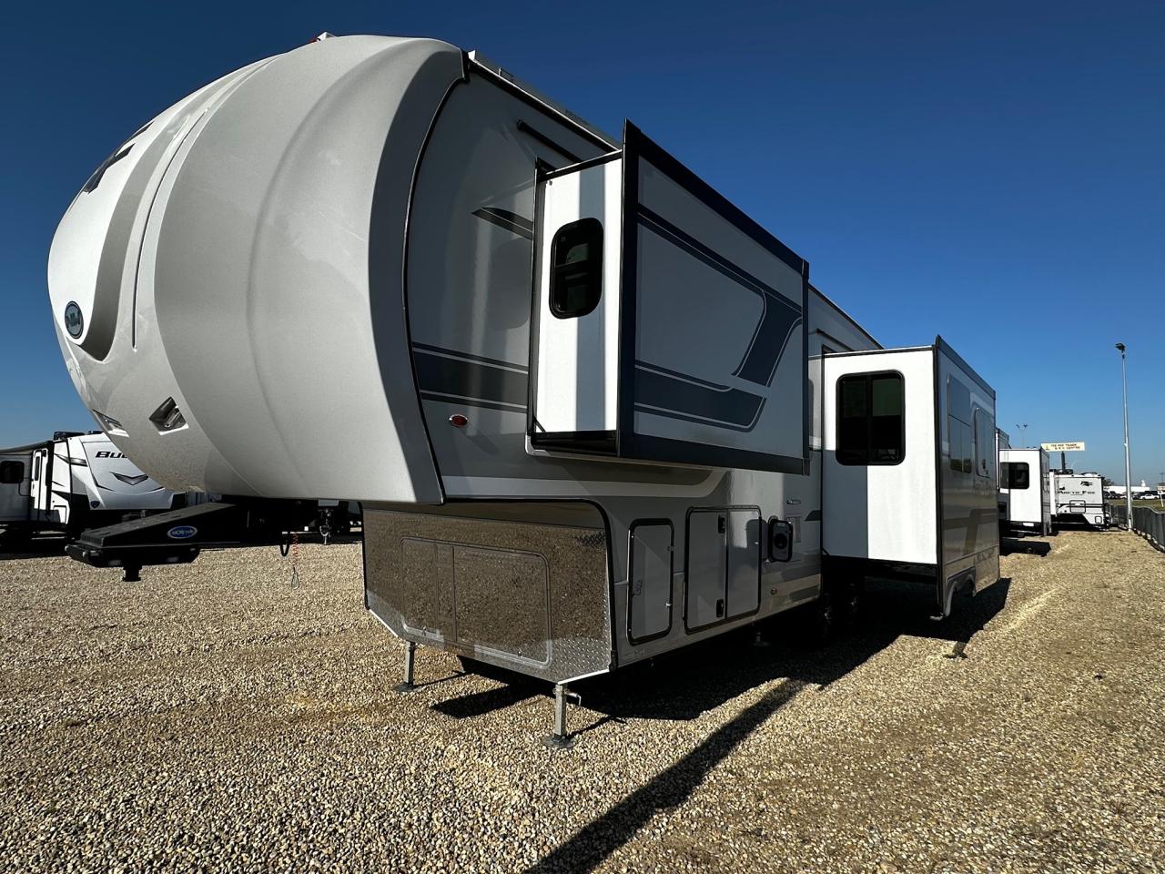 2025 Arctic Fox Grande Ronde 29-5T 