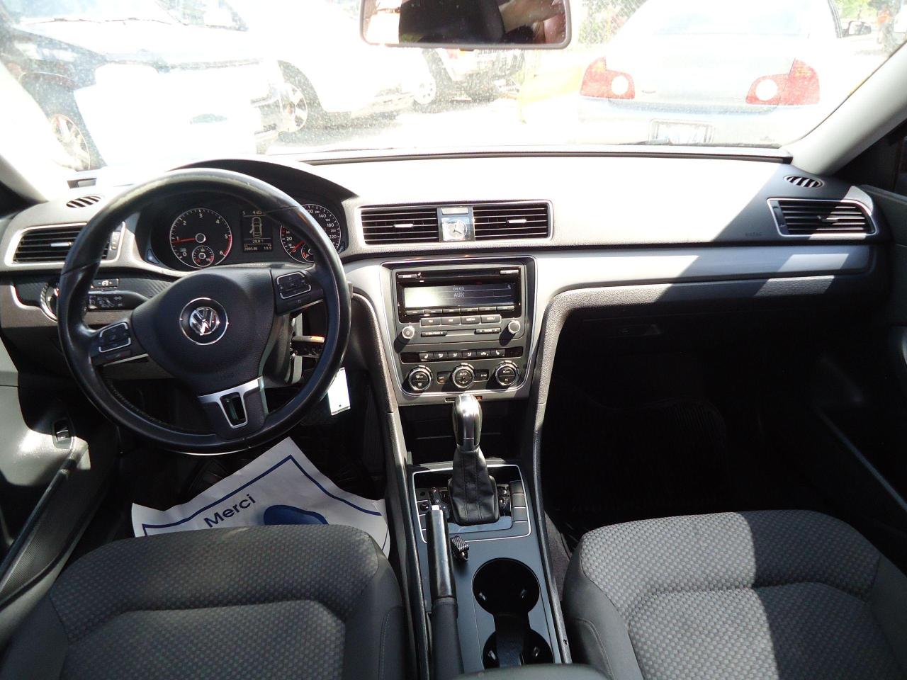 2012 Volkswagen Passat 4dr Sdn 2.0 TDI DSG Trendline + - Photo #5
