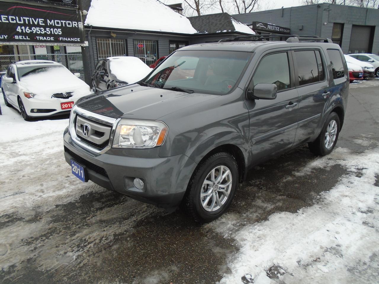 Used 2011 Honda Pilot EX-L/ AWD / LEATHER / ROOF / REAR CAM /MINT/8 PASS for sale in Scarborough, ON