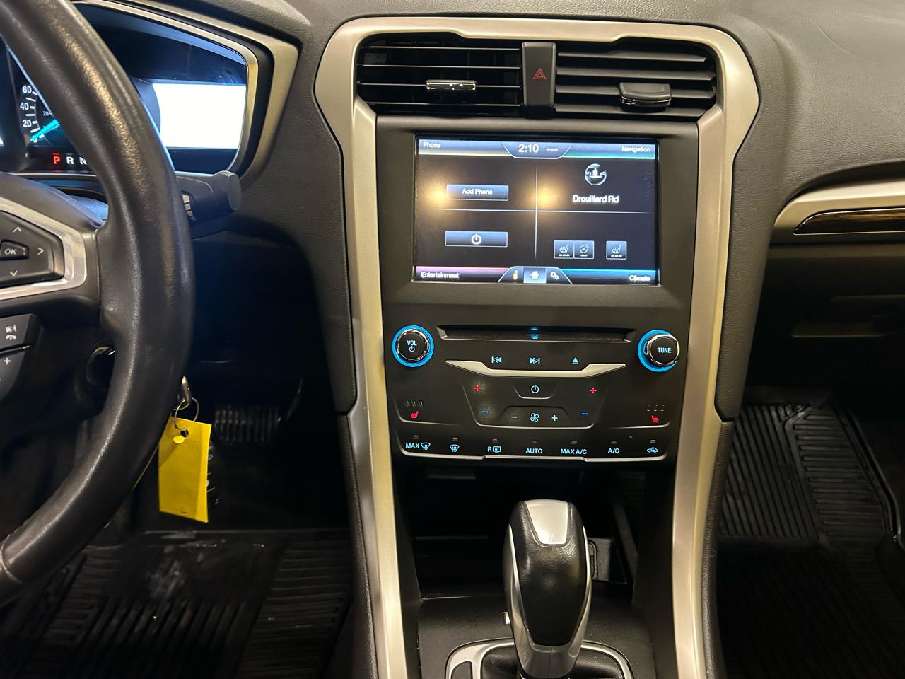 2015 Ford Fusion SE - Photo #11