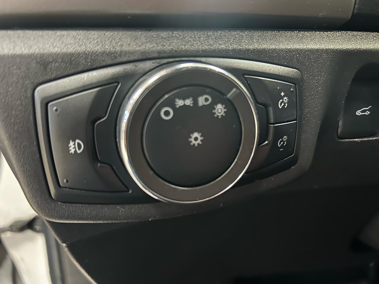 2015 Ford Fusion SE - Photo #13