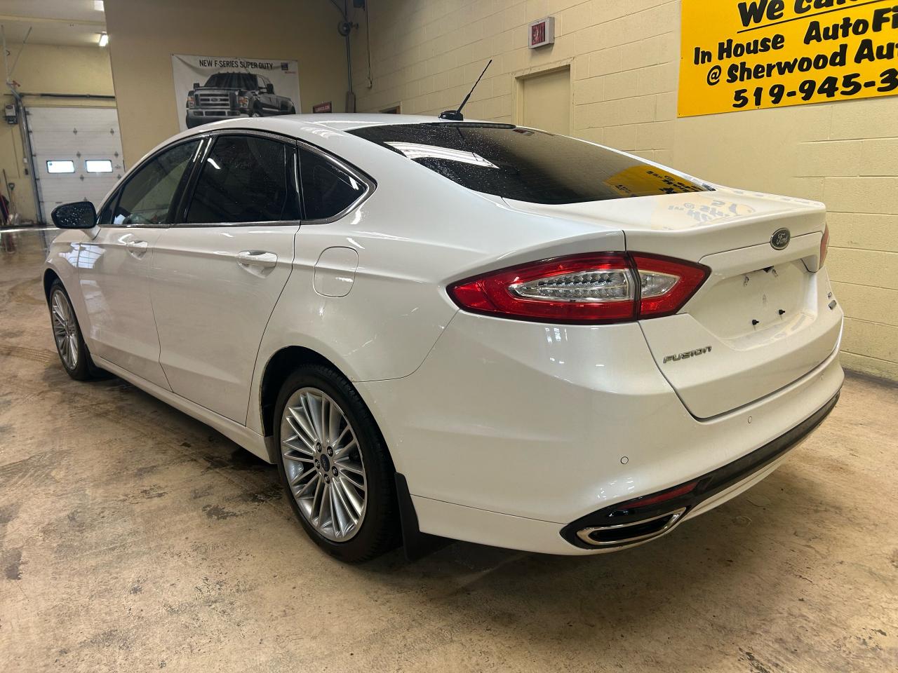 2015 Ford Fusion SE - Photo #4