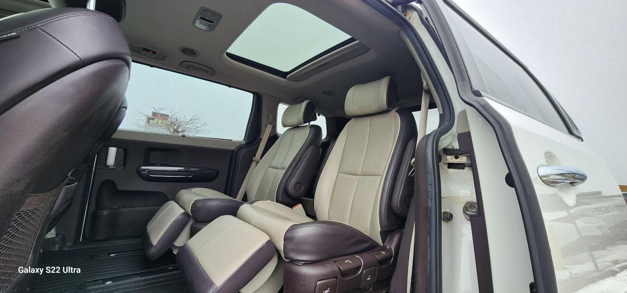 2015 Kia Sedona SXL - Photo #11