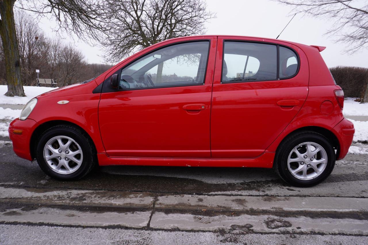 2005 Toyota Echo RS / 1 OWNER / NO ACCIDENTS / MANUAL / HATCH FUN!! - Photo #2