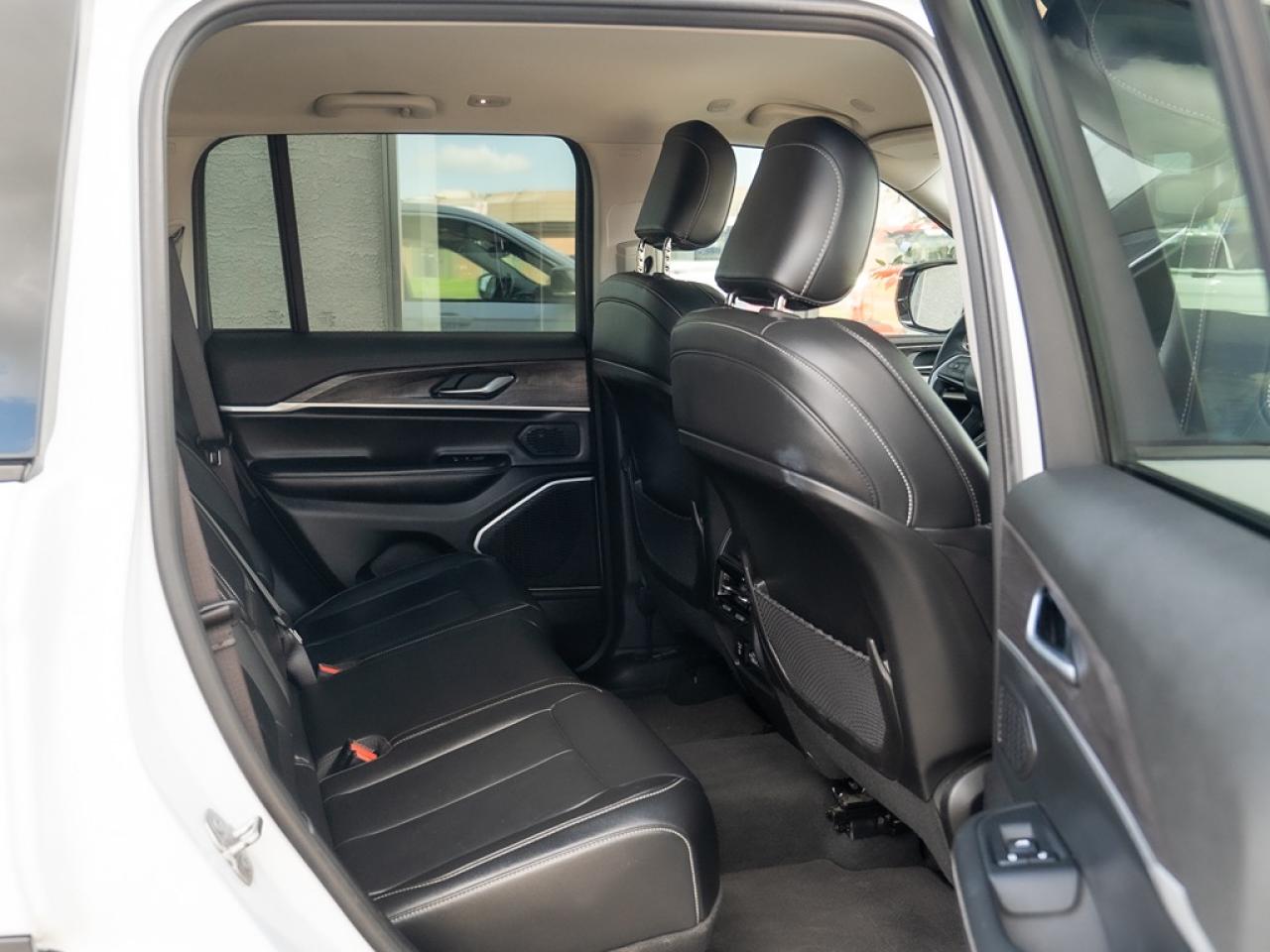 2022 Jeep Grand Cherokee LIMITED 4X4 Photo18