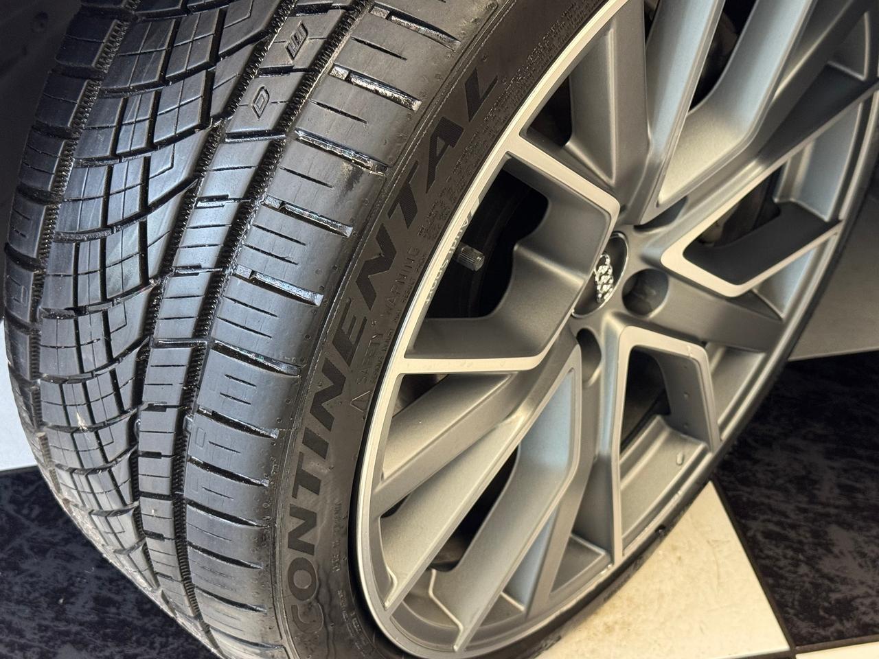 2019 Audi A4 PROGRESIV Quattro S Line+BSM+NewTires+CLEAN CARFAX Photo