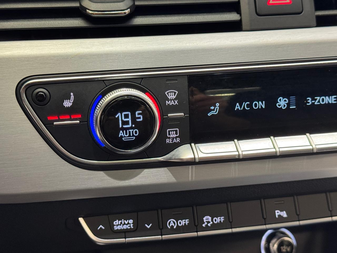 2019 Audi A4 PROGRESIV Quattro S Line+BSM+NewTires+CLEAN CARFAX Photo