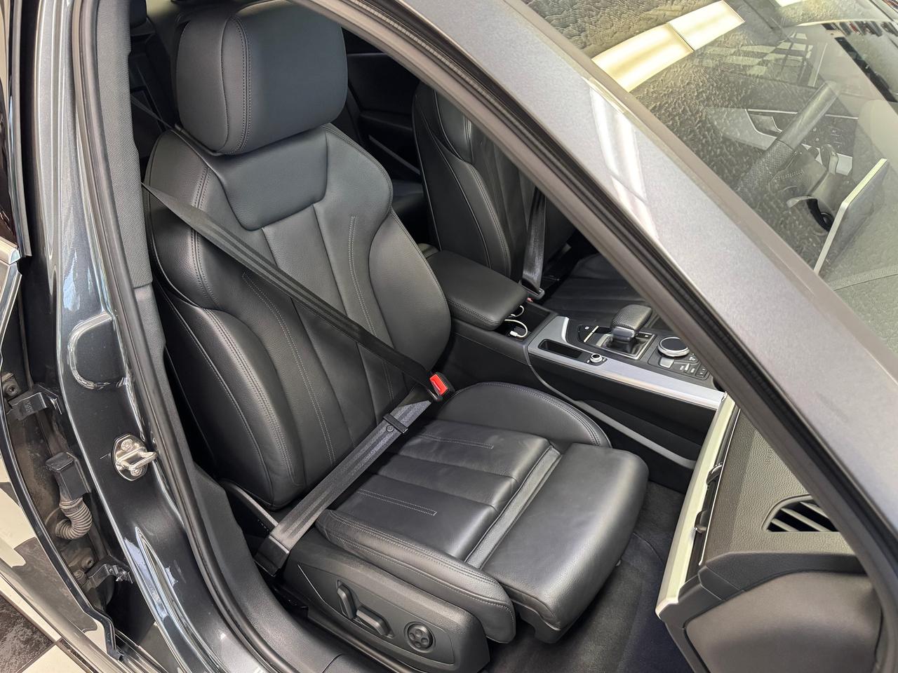 2019 Audi A4 PROGRESIV Quattro S Line+BSM+NewTires+CLEAN CARFAX Photo