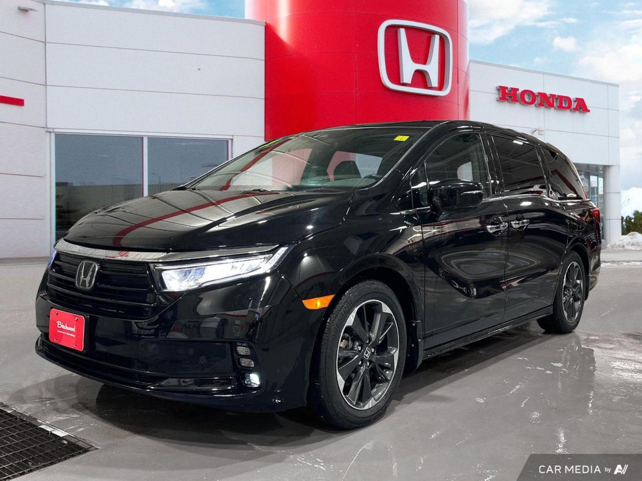 Used 2021 Honda Odyssey Touring Locally Owned | Heated Seats | Backup Cam for sale in Winnipeg, MB