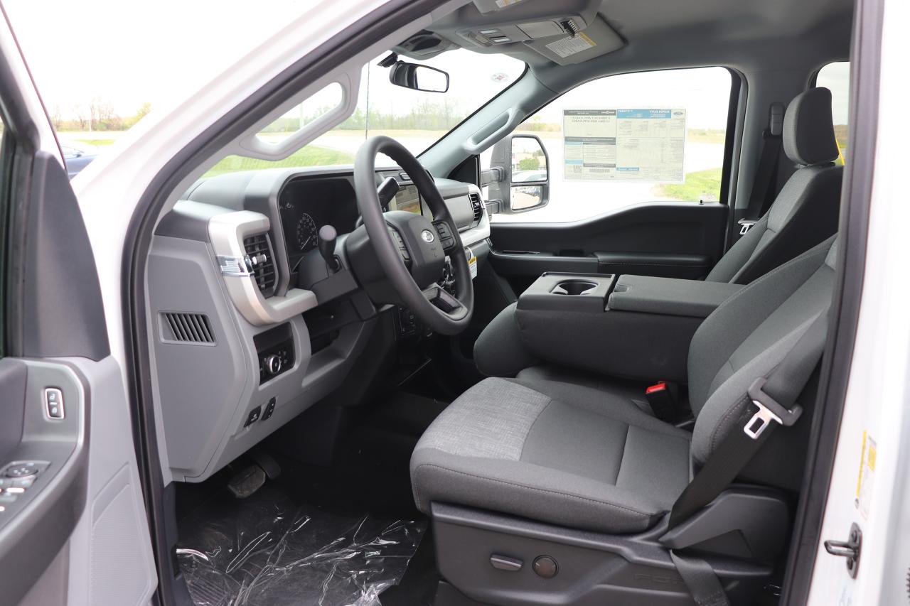 2025 Ford F-250 Super Duty SRW XLT 4WD CREW CAB 6.75' BOX Photo5