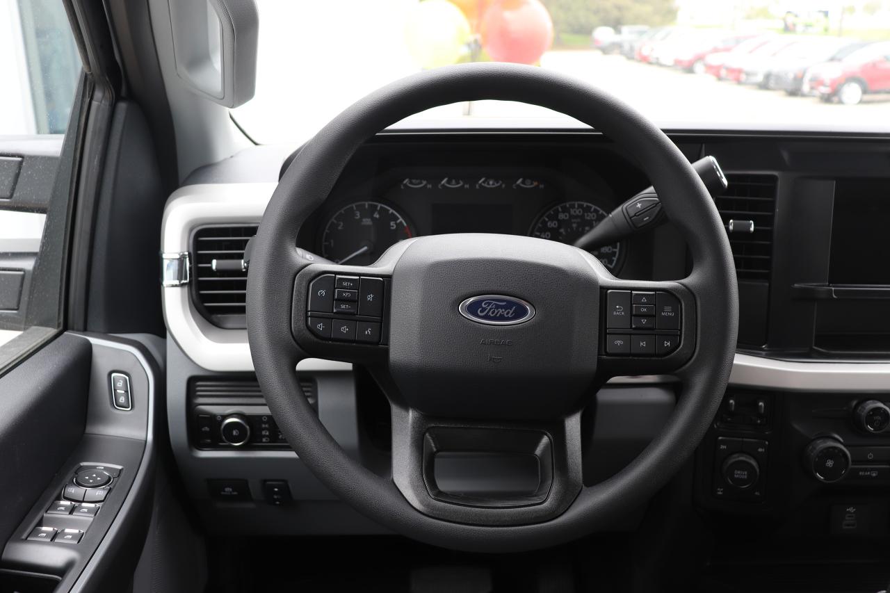 2025 Ford F-250 Super Duty SRW XLT 4WD CREW CAB 6.75' BOX Photo5