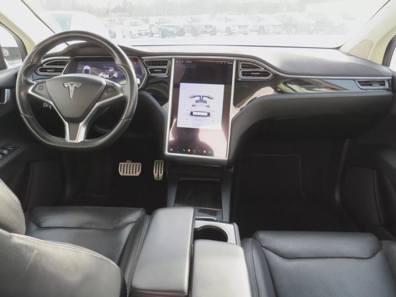 2016 Tesla Model X Model X P90D (**RARE!!!**SIGNATURE EDITION**AWD**FALCON WING REAR DOORS**ALLOY RIMS**FOG LIGHTS**LEATHER**NAVIGATION**POWER SEATS**POWER DOORS**17 INCH TOUCHSCREEN DISPLAY**CUSTOM REAR MAT**HEATED SEATS**HEATED STEERING WHEEL**REVERSE CAMERA**AUTO PILOT** Photo