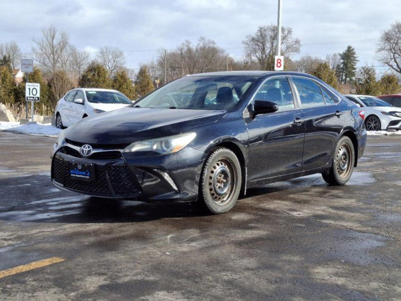 Used 2015 Toyota Camry XSE | Sunroof | Split Leather | Heated Seats | Bluetooth | Reverse Cam | Blind Spot and more! for sale in Guelph, ON