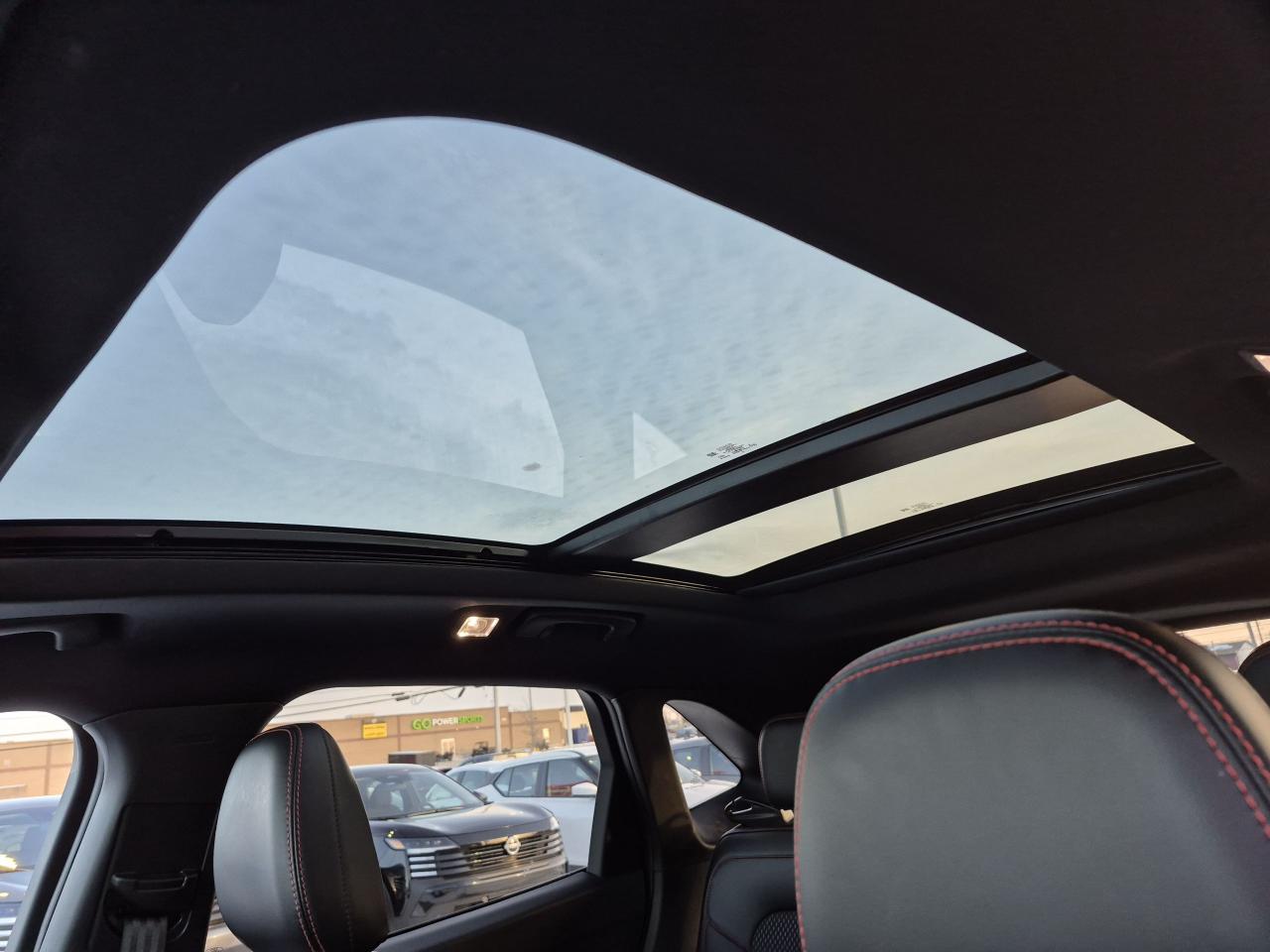 2024 Ford Escape ST LINE SELECT AWD TOW PKG - PANORAMIC SUNROOF Photo10