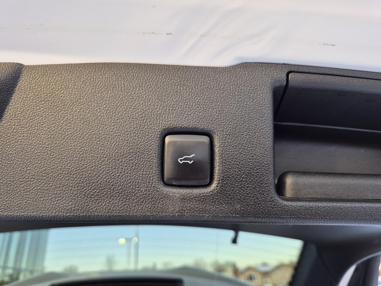 2024 Ford Escape ST LINE SELECT AWD TOW PKG - PANORAMIC SUNROOF Photo14