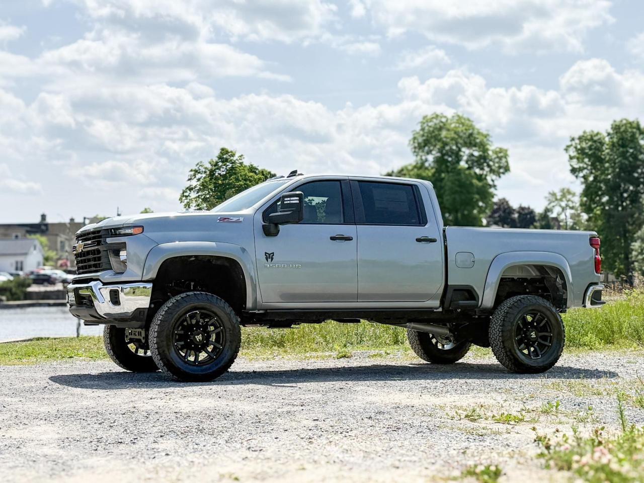 2025 Chevrolet Silverado 3500HD Work Truck ROCKY RIDGE PACKAGE - 6.6L V8 WORK TRUCK WITH REMOTE ENTRY, HITCH GUIDANCE WITH HITCH VIEW, INTELLIBEAM, HD REAR VISION CAMERA Photo