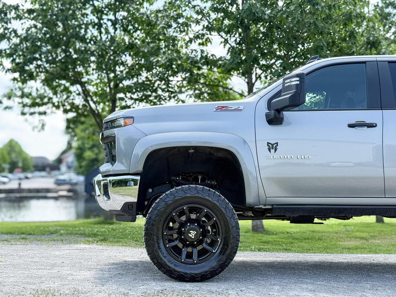 2025 Chevrolet Silverado 3500HD Work Truck ROCKY RIDGE PACKAGE - 6.6L V8 WORK TRUCK WITH REMOTE ENTRY, HITCH GUIDANCE WITH HITCH VIEW, INTELLIBEAM, HD REAR VISION CAMERA Photo