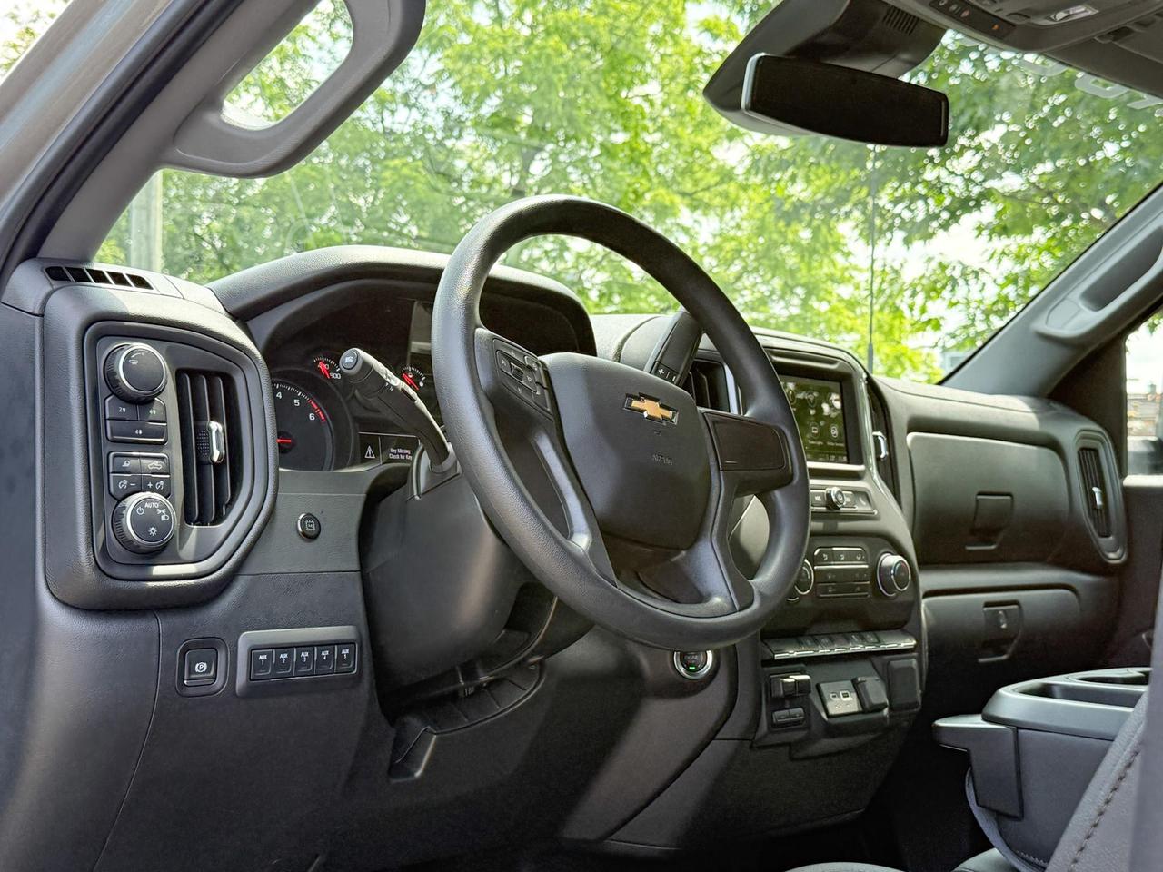 2025 Chevrolet Silverado 3500HD Work Truck ROCKY RIDGE PACKAGE - 6.6L V8 WORK TRUCK WITH REMOTE ENTRY, HITCH GUIDANCE WITH HITCH VIEW, INTELLIBEAM, HD REAR VISION CAMERA Photo