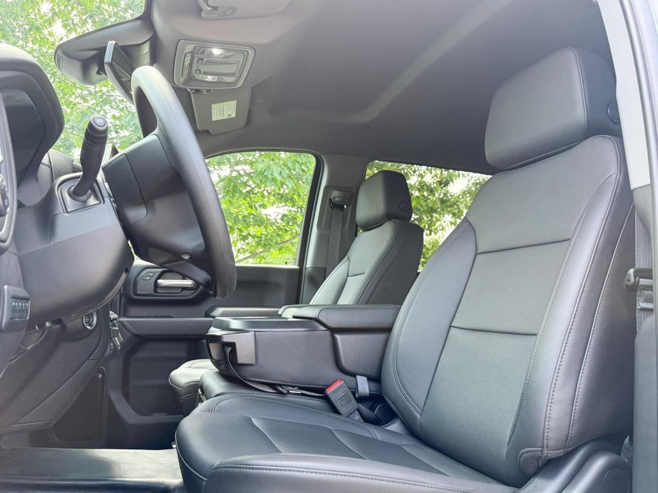 2025 Chevrolet Silverado 3500HD Work Truck ROCKY RIDGE PACKAGE - 6.6L V8 WORK TRUCK WITH REMOTE ENTRY, HITCH GUIDANCE WITH HITCH VIEW, INTELLIBEAM, HD REAR VISION CAMERA Photo