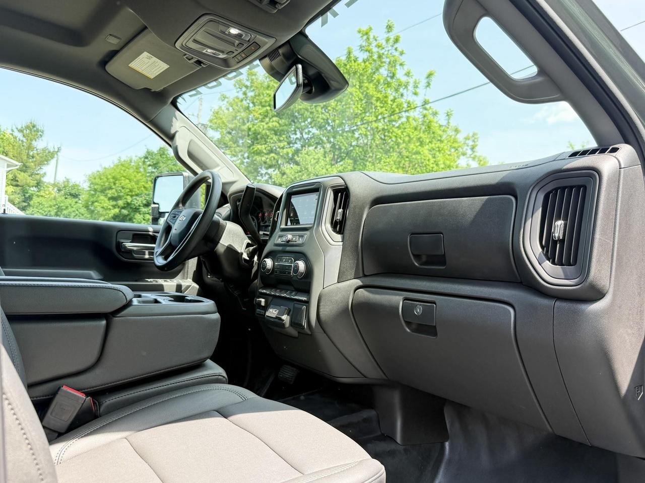 2025 Chevrolet Silverado 3500HD Work Truck ROCKY RIDGE PACKAGE - 6.6L V8 WORK TRUCK WITH REMOTE ENTRY, HITCH GUIDANCE WITH HITCH VIEW, INTELLIBEAM, HD REAR VISION CAMERA Photo