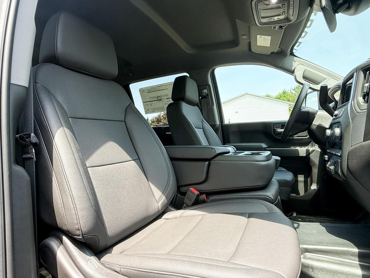 2025 Chevrolet Silverado 3500HD Work Truck ROCKY RIDGE PACKAGE - 6.6L V8 WORK TRUCK WITH REMOTE ENTRY, HITCH GUIDANCE WITH HITCH VIEW, INTELLIBEAM, HD REAR VISION CAMERA Photo