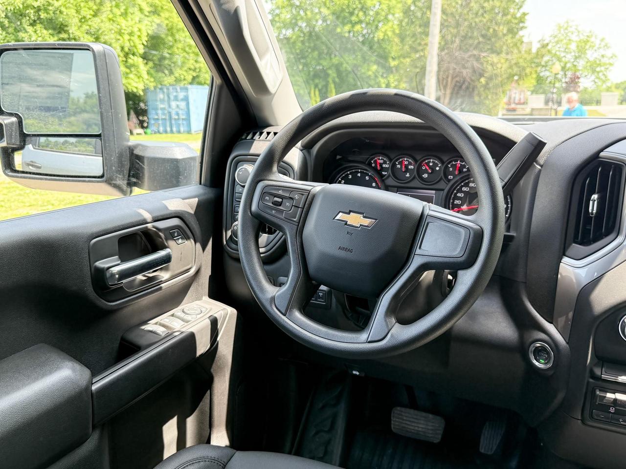 2025 Chevrolet Silverado 3500HD Work Truck ROCKY RIDGE PACKAGE - 6.6L V8 WORK TRUCK WITH REMOTE ENTRY, HITCH GUIDANCE WITH HITCH VIEW, INTELLIBEAM, HD REAR VISION CAMERA Photo