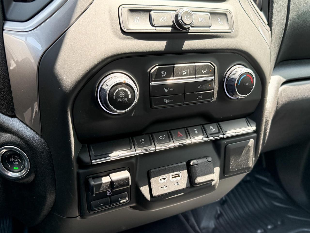 2025 Chevrolet Silverado 3500HD Work Truck ROCKY RIDGE PACKAGE - 6.6L V8 WORK TRUCK WITH REMOTE ENTRY, HITCH GUIDANCE WITH HITCH VIEW, INTELLIBEAM, HD REAR VISION CAMERA Photo