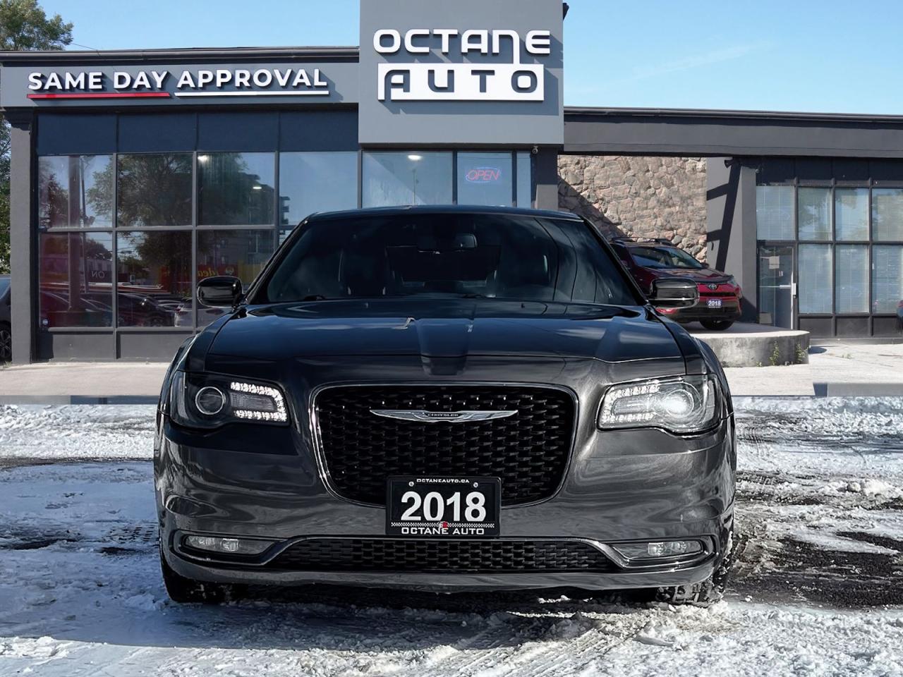 2018 Chrysler 300 S V6 AWD - Photo #2