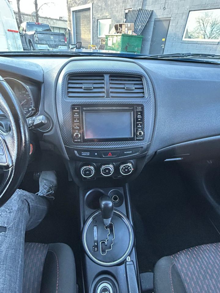 2017 Mitsubishi RVR SE Photo