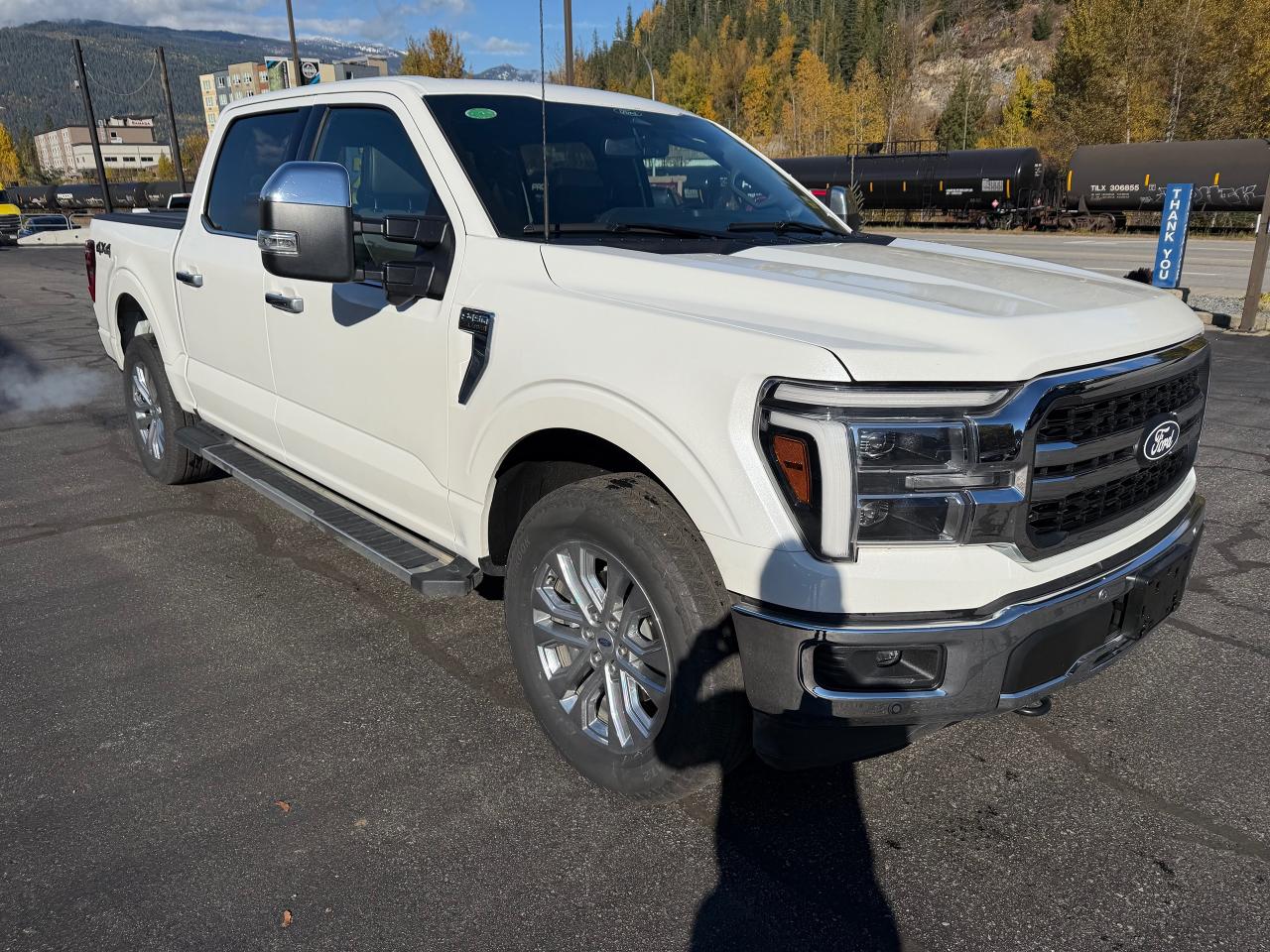 2025 Ford F-150 Lariat Photo2