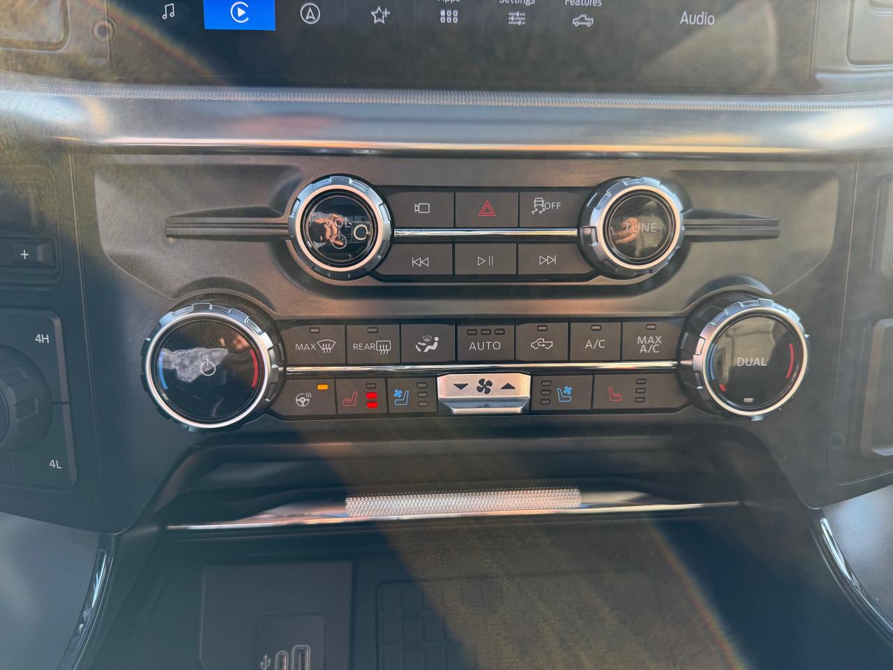 2025 Ford F-150 Lariat Photo5