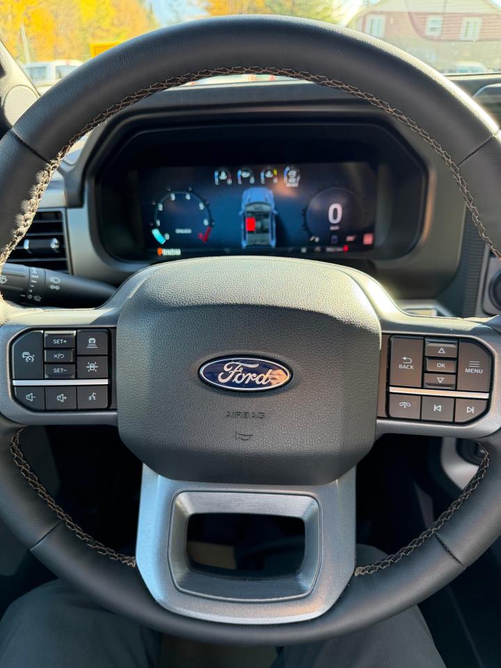 2025 Ford F-150 Lariat Photo5