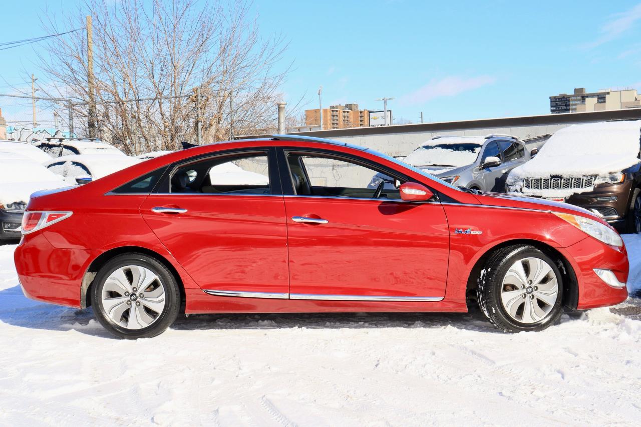 2014 Hyundai Sonata Hybrid Limited | Leather | Pano Roof | Nav Cam | 1 owner Photo50