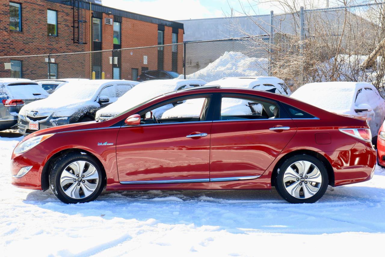 2014 Hyundai Sonata Hybrid Limited | Leather | Pano Roof | Nav Cam | 1 owner Photo46