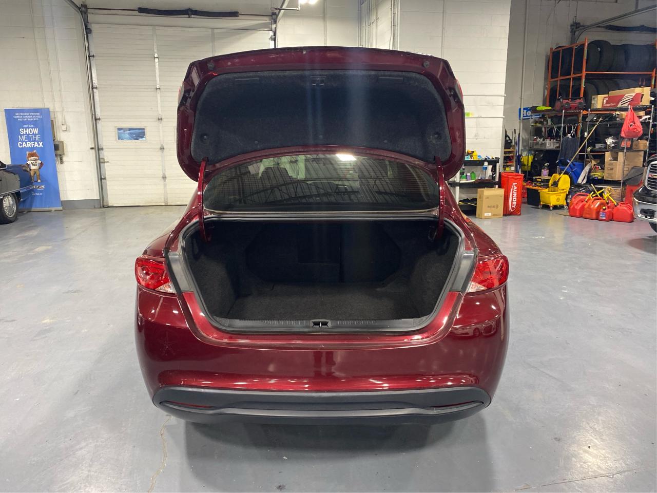 2015 Chrysler 200 LX Photo