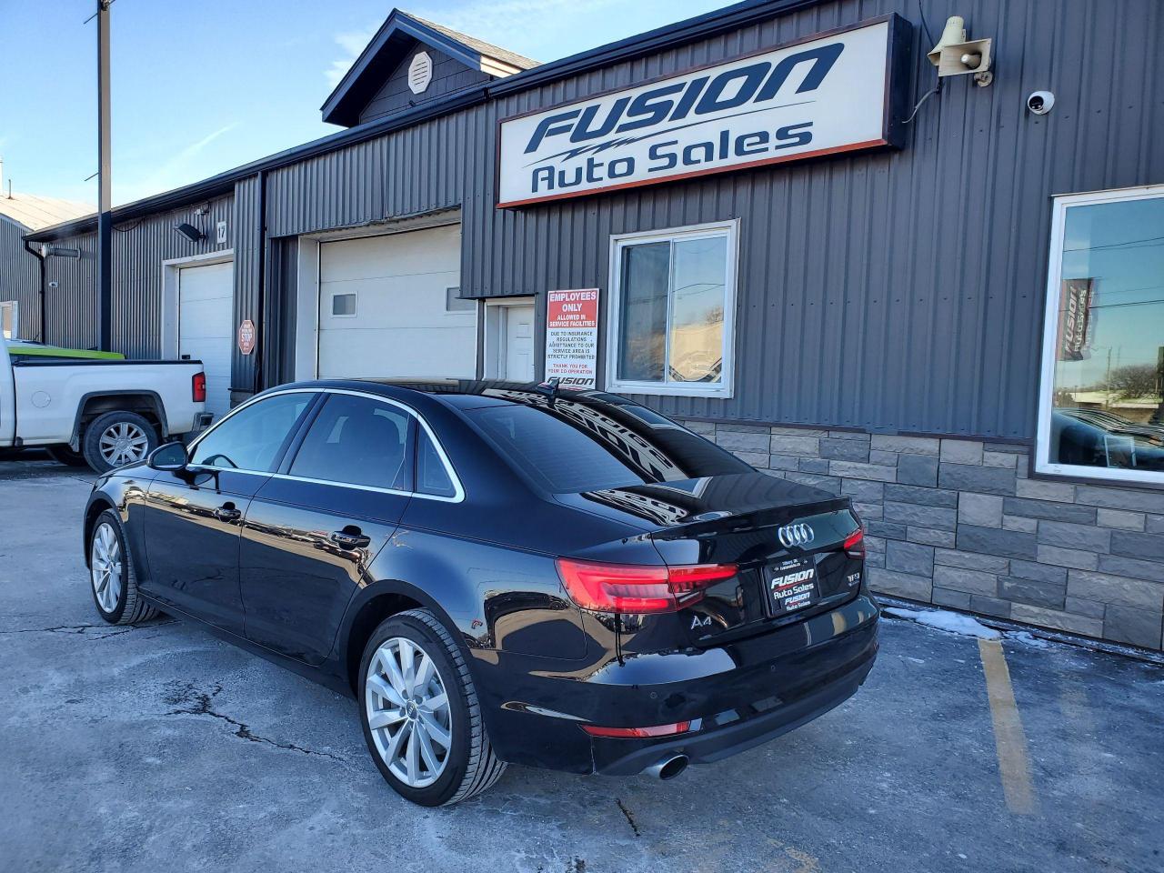 2017 Audi A4 Komfort quattro(AWD)-SUNROOF-LEATHER-HEATED SEATS - Photo #3