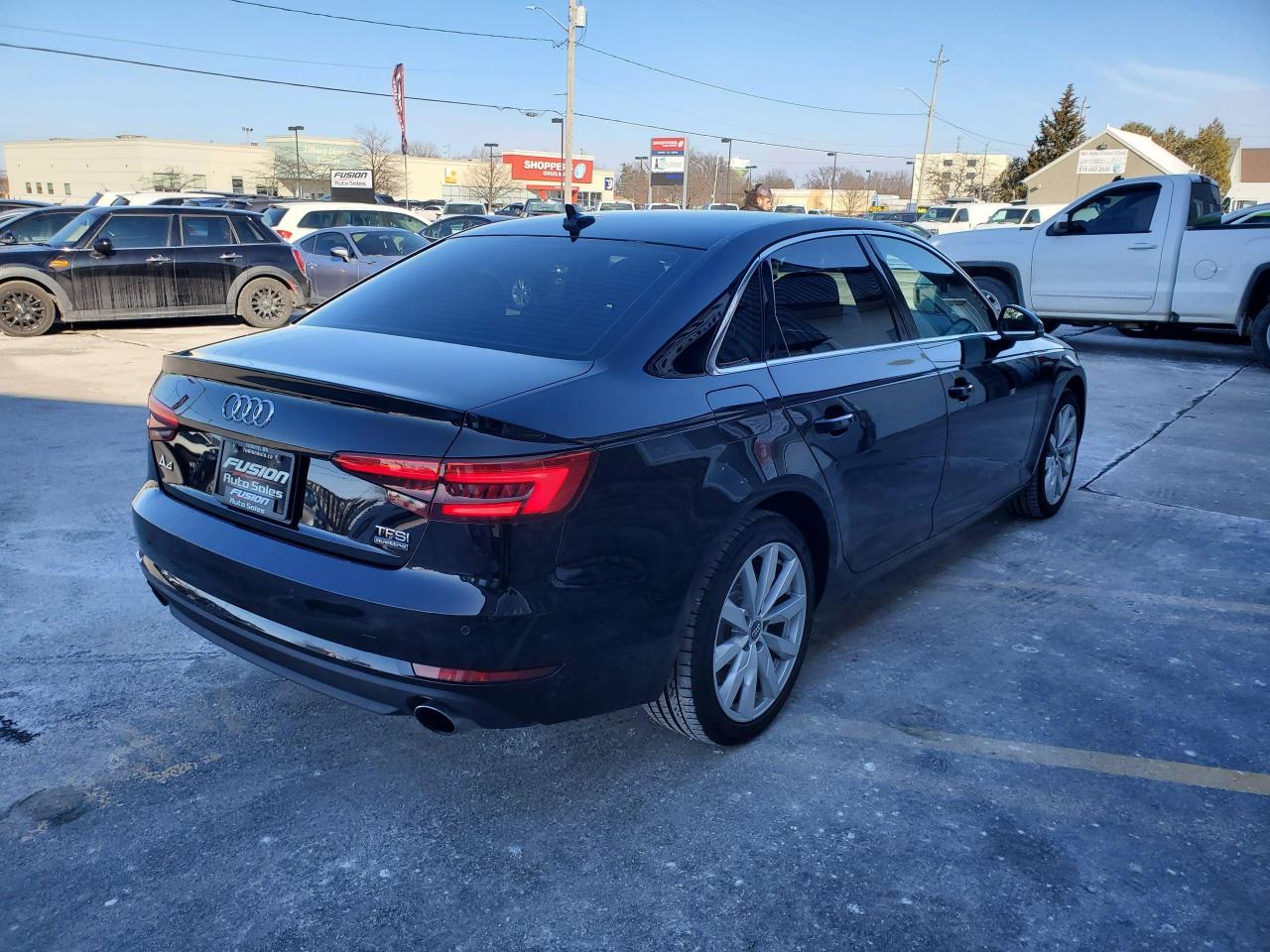 2017 Audi A4 Komfort quattro(AWD)-SUNROOF-LEATHER-HEATED SEATS - Photo #5