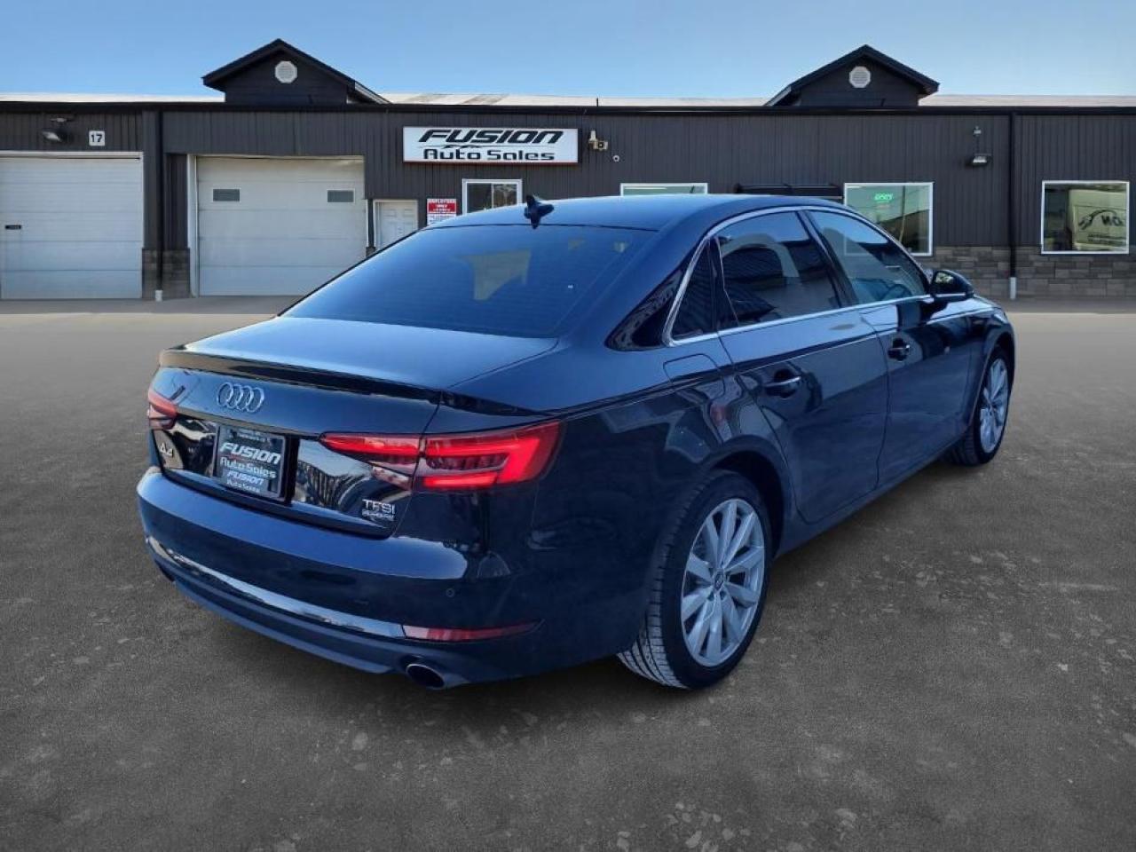 2017 Audi A4 Komfort quattro(AWD)-SUNROOF-LEATHER-HEATED SEATS - Photo #5