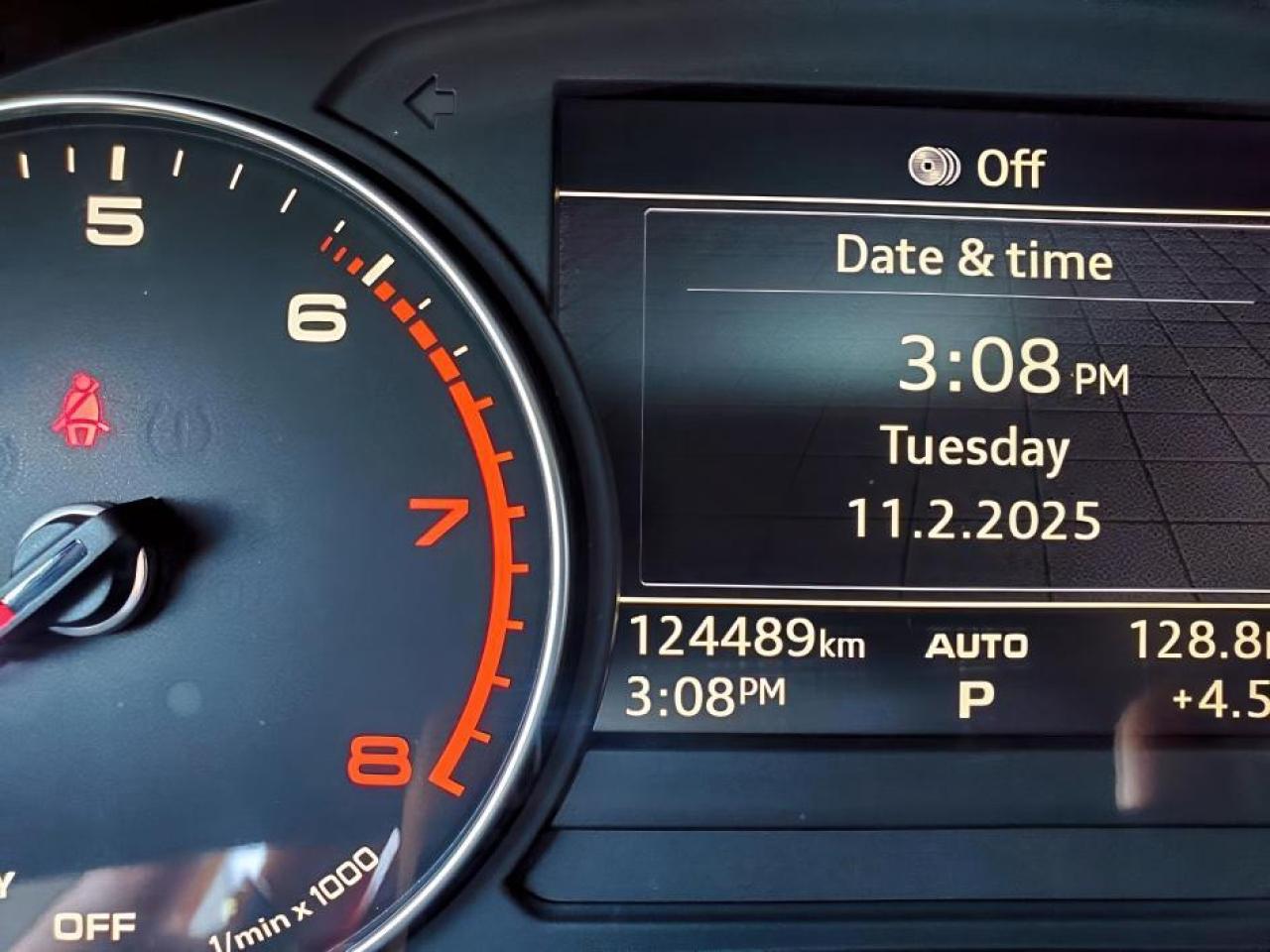 2017 Audi A4 Komfort quattro(AWD)-SUNROOF-LEATHER-HEATED SEATS - Photo #11
