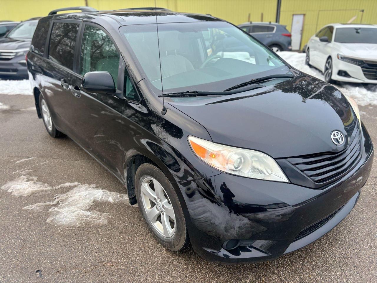 Used 2014 Toyota Sienna CE,1/OWNER,ONTARIO CAR,SAFETY+WARRANTY  INCLUDED for sale in Richmond Hill, ON