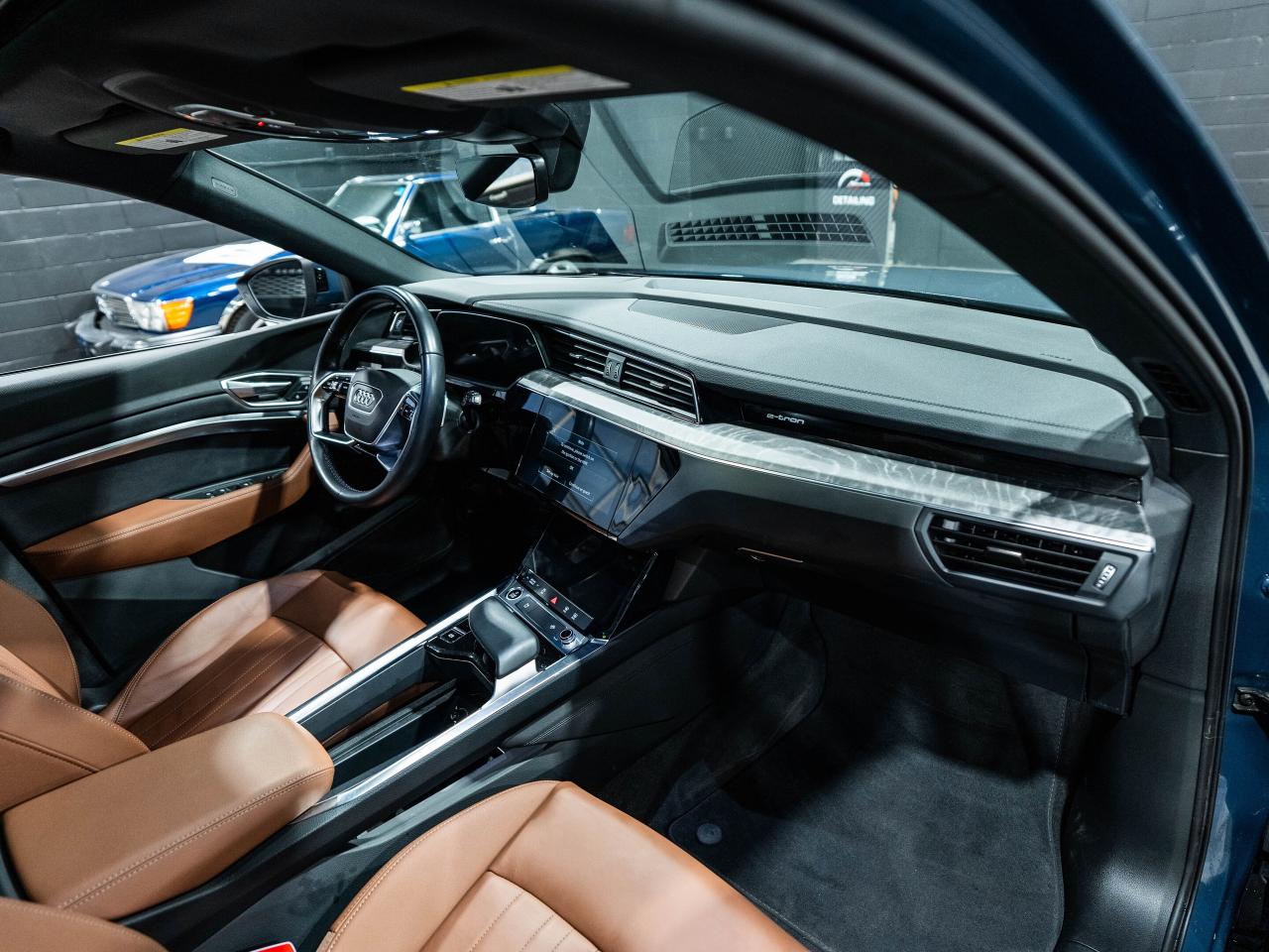 2024 Audi Q8 e-tron Quattro/PANO/NAV/22IN RIMS/HUD/360CAM/CLEAN CARFAX Photo