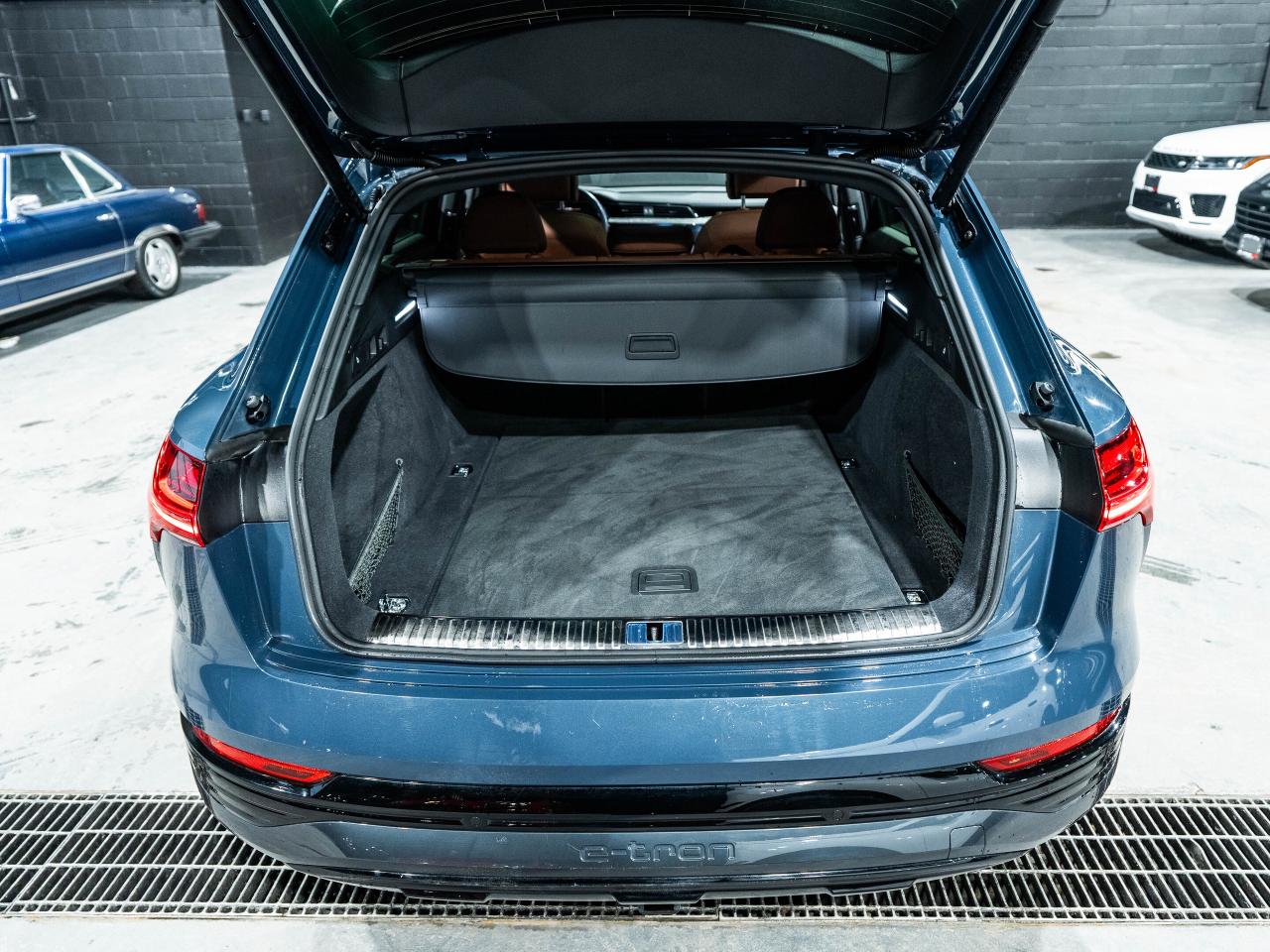 2024 Audi Q8 e-tron Quattro/PANO/NAV/22IN RIMS/HUD/360CAM/CLEAN CARFAX Photo