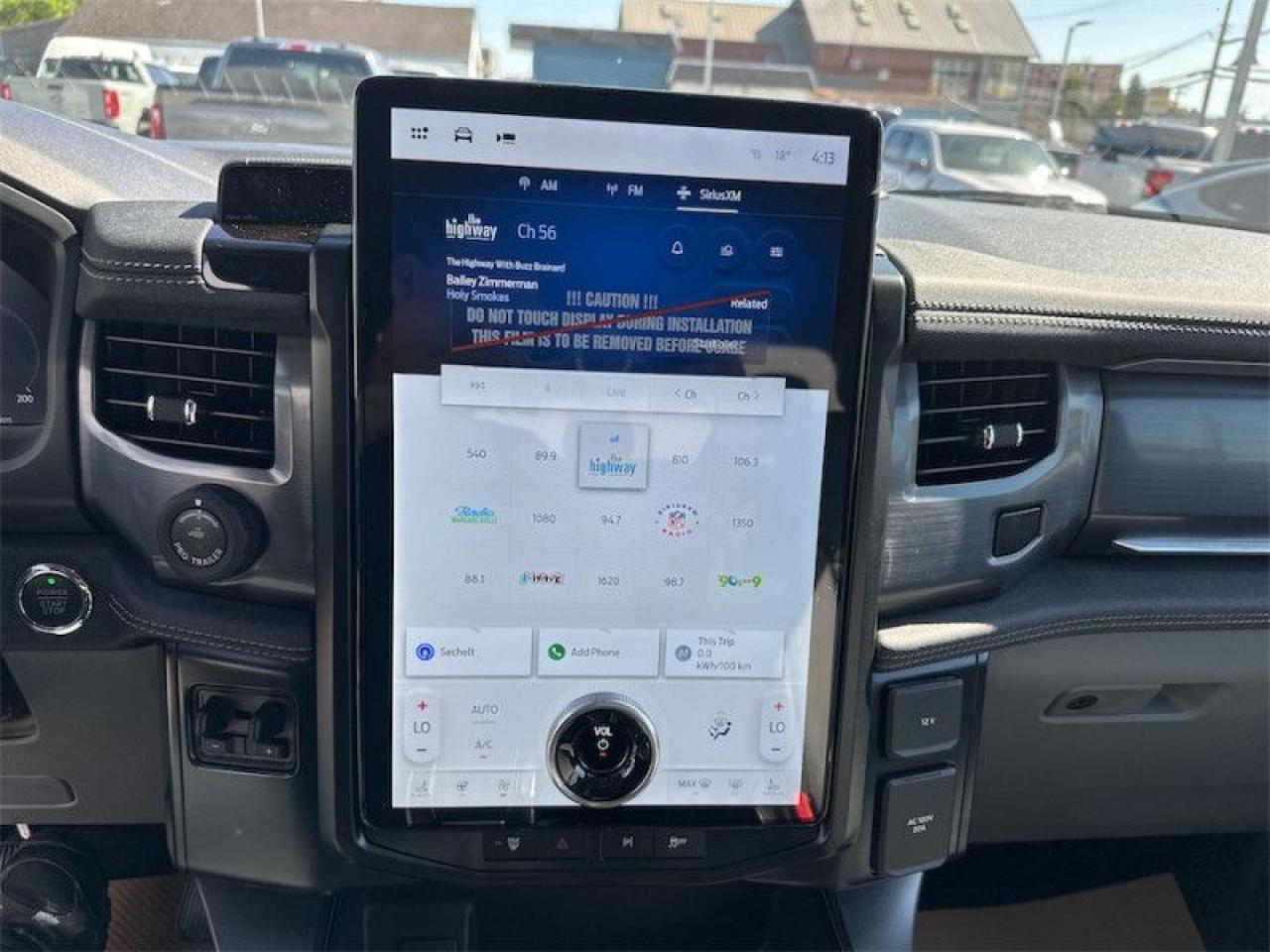 2025 Ford F-150 Lightning Flash  - Tailgate Step Photo5