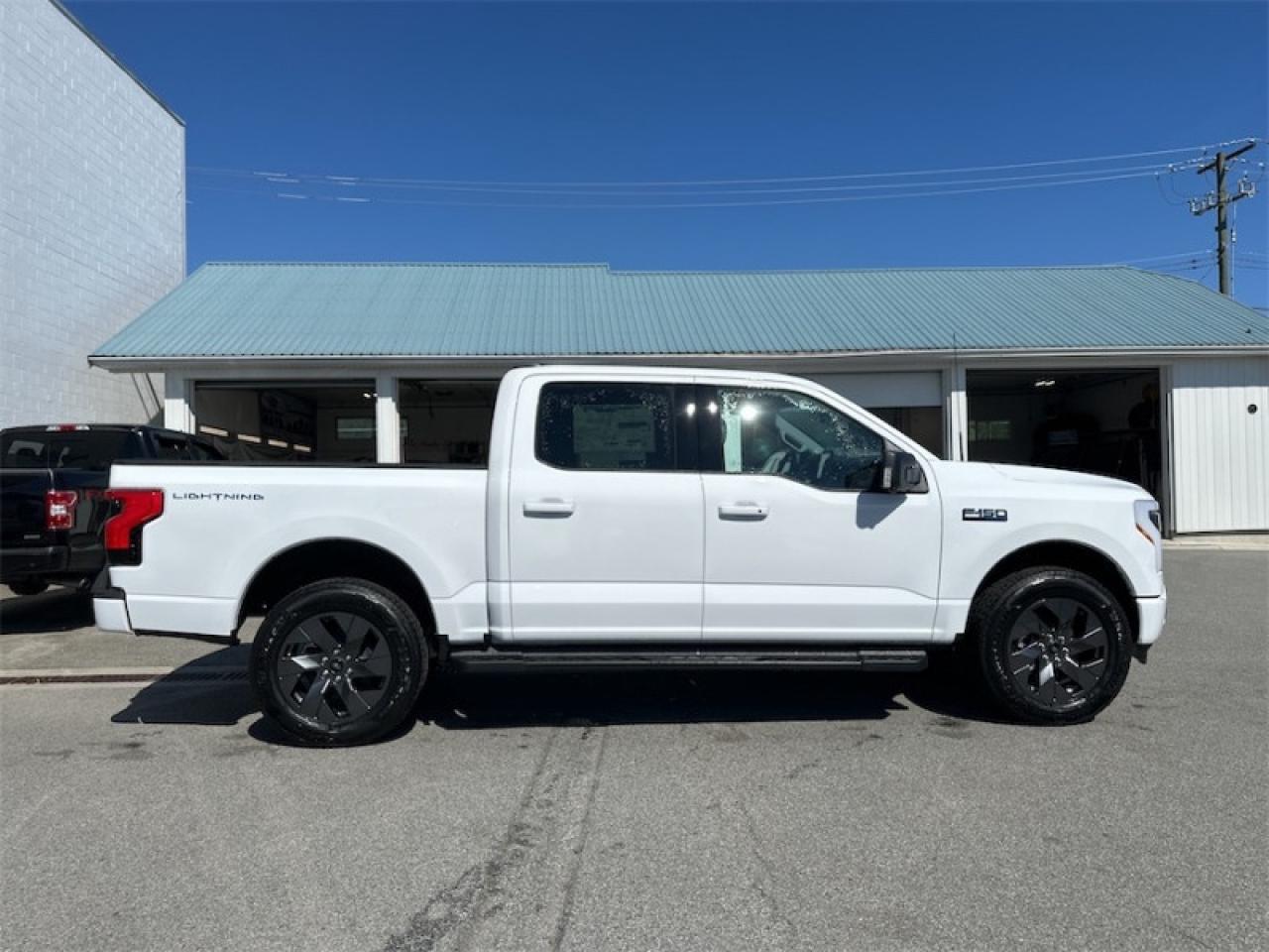 2025 Ford F-150 Lightning Flash  - Tailgate Step Photo5