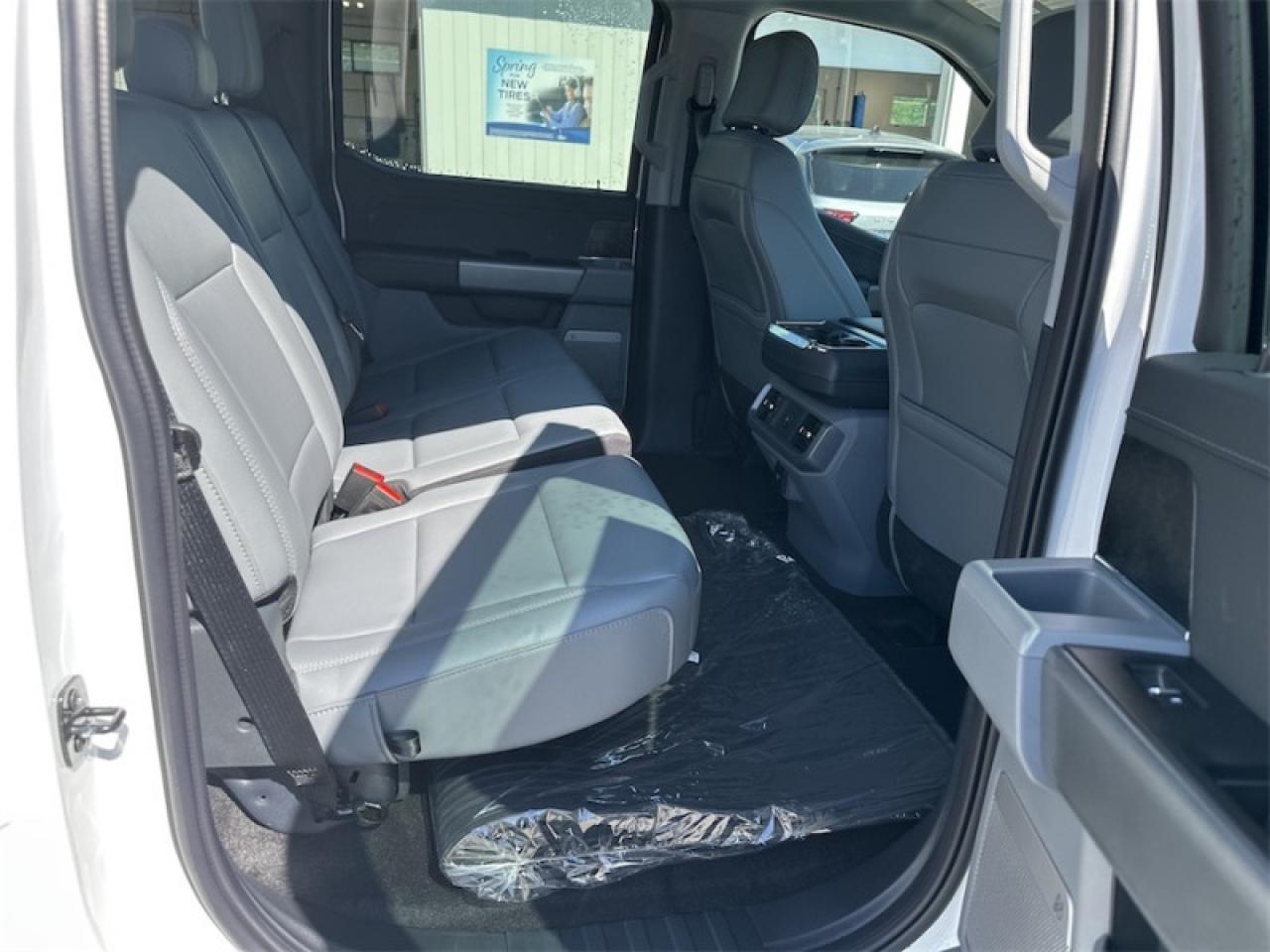 2025 Ford F-150 Lightning Flash  - Tailgate Step Photo5